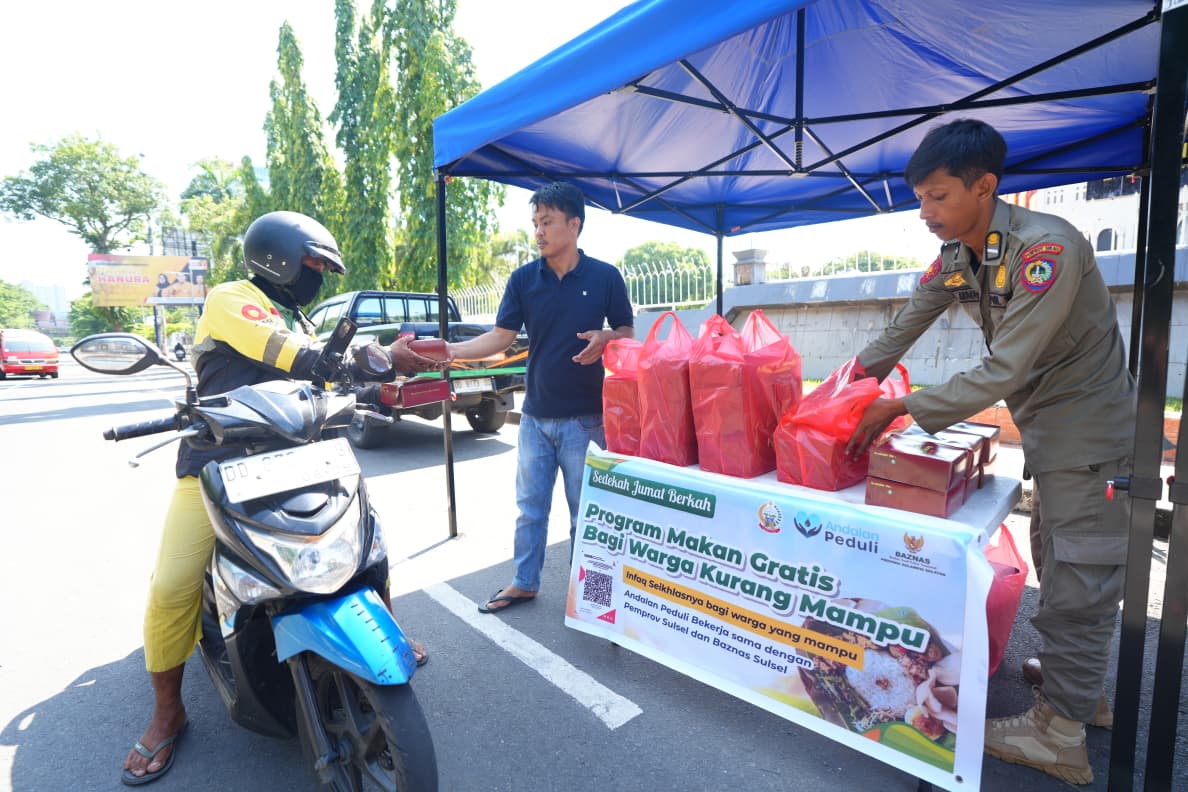 Program Sedekah jumat Andalan Peduli di Monumen Mandala